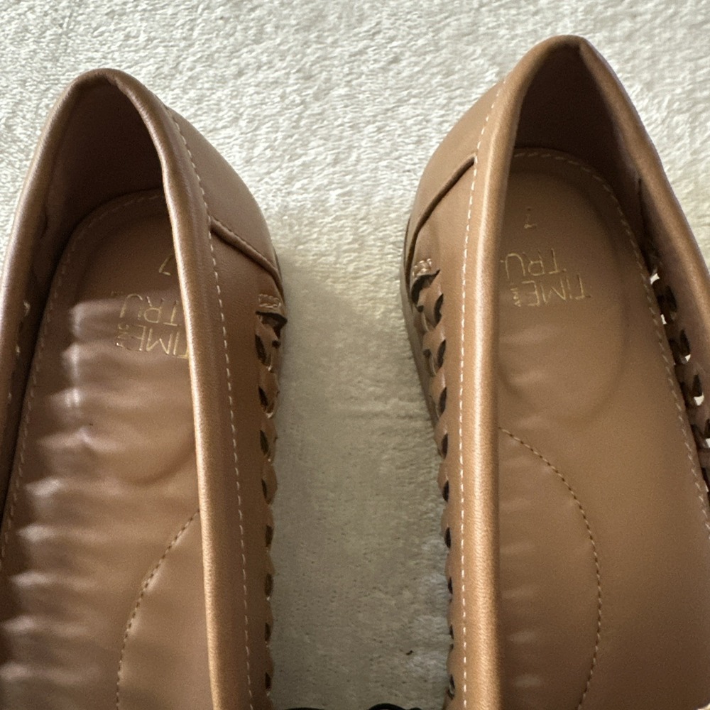 Time and Tru Brown Loafers - Picture 3 of 13